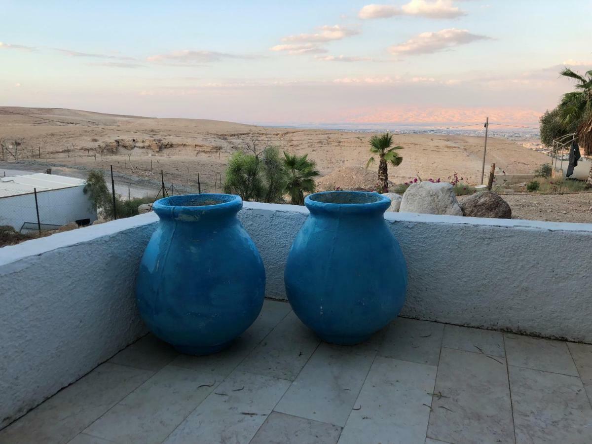 Mi Casa Tu Casa - Dead Sea Hotel Vered Yeriho Kültér fotó